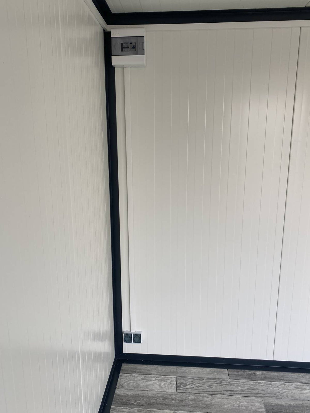 Contentor de escritório móvel 20 pés x 8, totalmente acabado, porta e janela