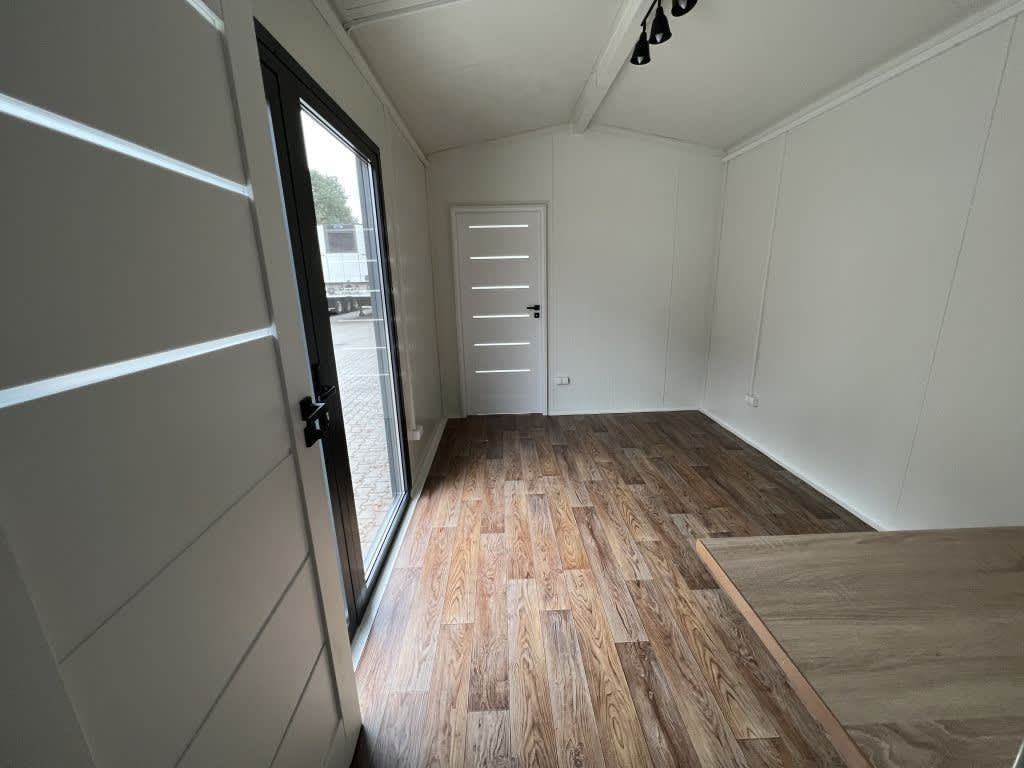 Casa Móvel 20 Pés x 8 Pés - Totalmente Acabada, Interior e Exterior em Madeira Tratada, Pronta a Usar