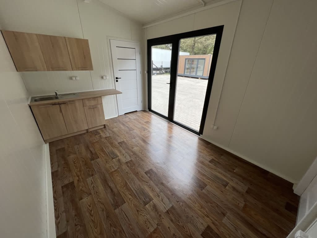 Casa Móvel 20 Pés x 8 Pés - Totalmente Acabada, Interior e Exterior em Madeira Tratada, Pronta a Usar
