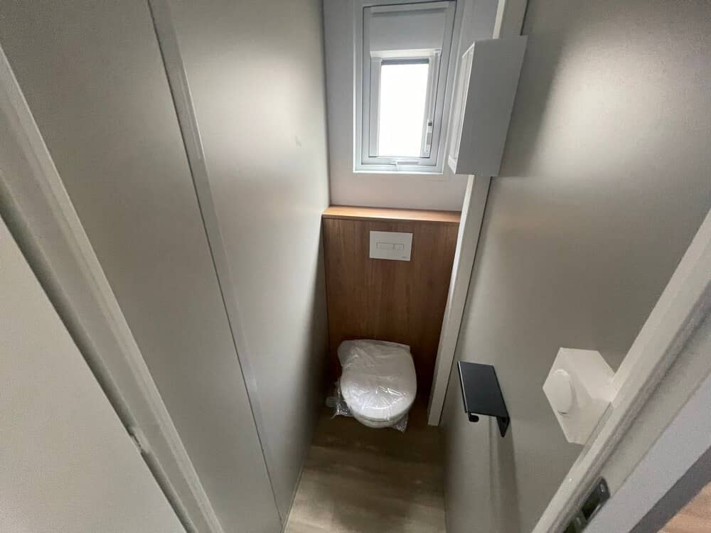 Reboque de casa móvel, 40 pés x 8, tipo T2, revestida a madeira, totalmente acabada e mobilada