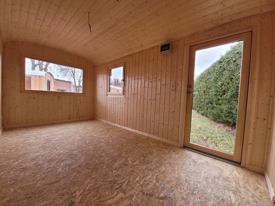 Remorque móvel 20 pés com porta e janela revestida a madeira