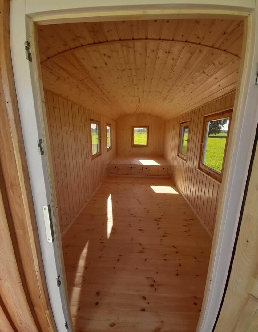 Unidade móvel de 4 estações em reboque – 30 x 10 pés com toldo integrado