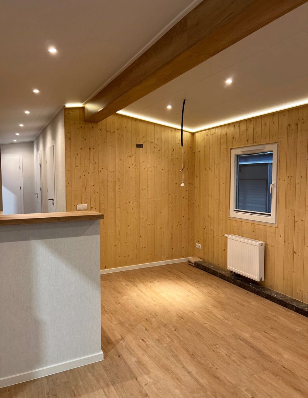 Casa Móvel T1 4 Estações – 40 x 10 pés – Acabamento Premium – Ano 2025 cor vermelha
