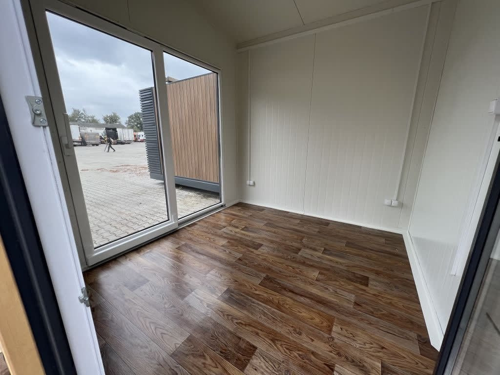 Casa Móvel 20 Pés x 8 Pés - Totalmente Acabada, Interior e Exterior em Madeira Tratada, Pronta a Usar