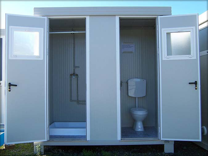 Sanitário portátil de 3 metros com chuveiro e WC