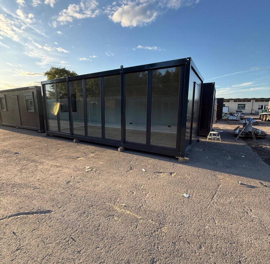 Escritório móvel climatizado – 20 x 8 pés – Acabamentos completos – Pronto a usar