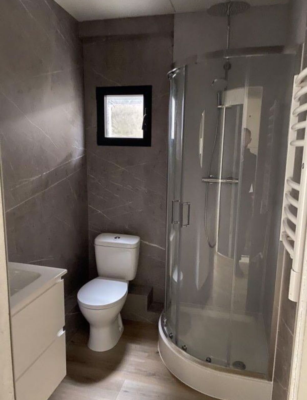 Casa móvel T2 em contentor – 40 x 10 pés – Alto padrão – 4 estações – Chave na mão