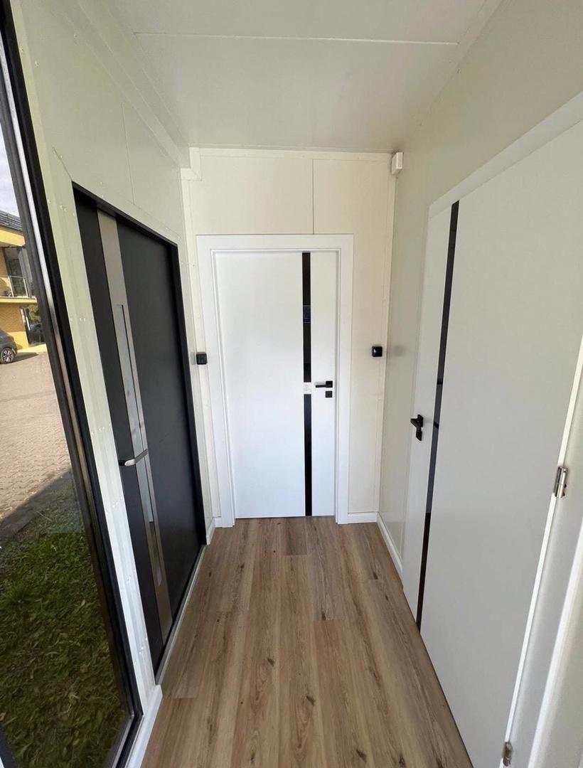 Casa móvel T2 em contentor – 40 x 10 pés – Alto padrão – 4 estações – Chave na mão